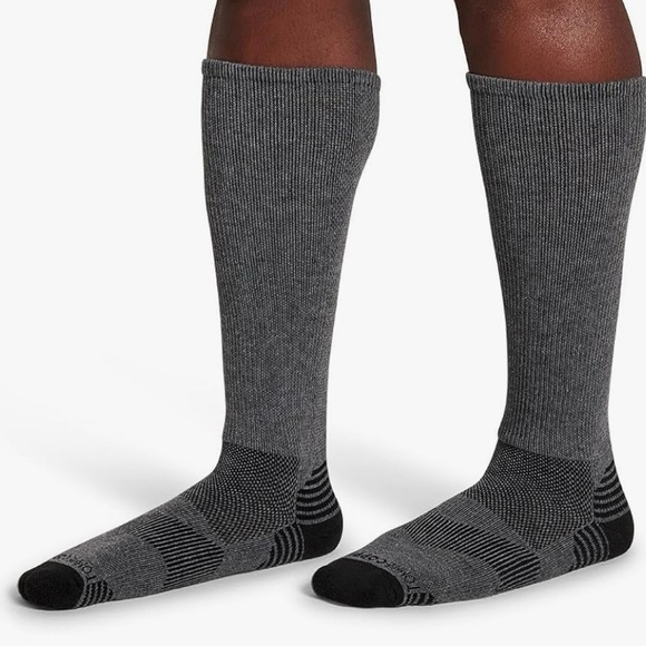 Tommie Copper Women’s 4 Pack Performance Compression Over the Calf Socks - Picture 3 of 5